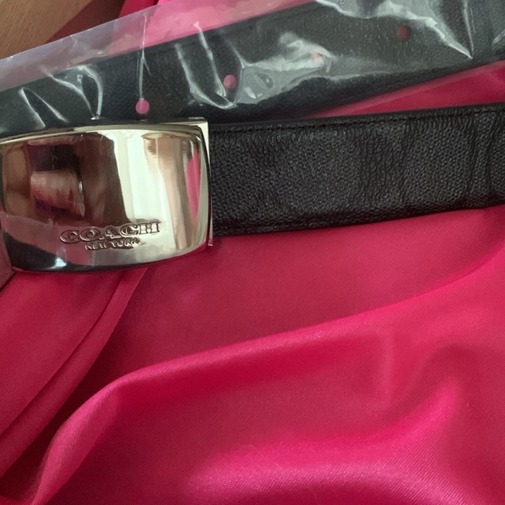 COACH Heritage Signature leather Reversible Black / Gray Belt 42 mm